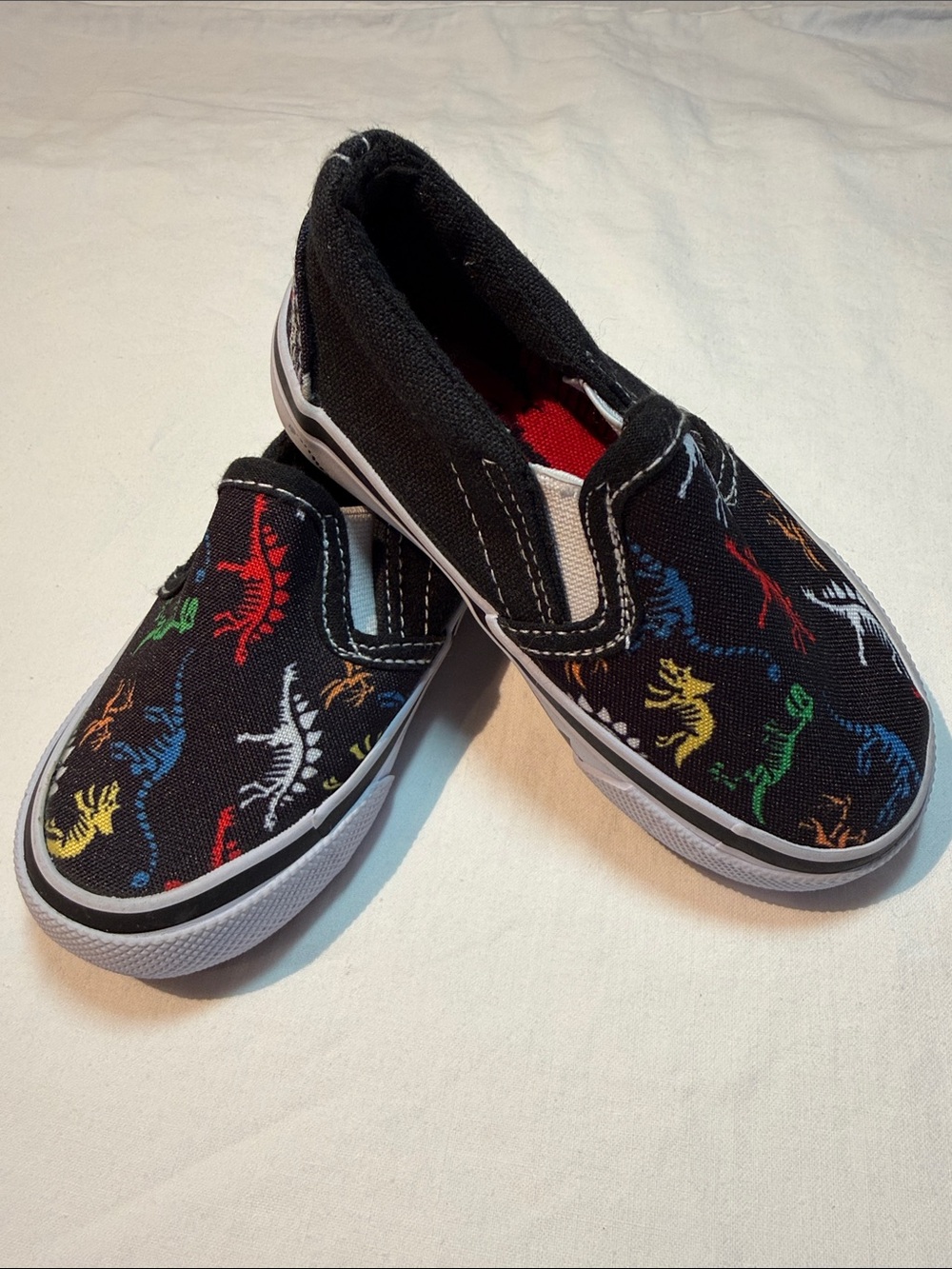 Tommy Bahama NEW Black Kids Slip-On Sneakers with Multicolor Dinosaur Print